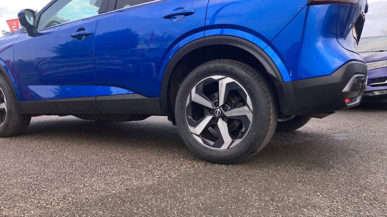 Nissan Qashqai 1.3 DiG-T MH N-Connecta 5dr Petrol Hatchback